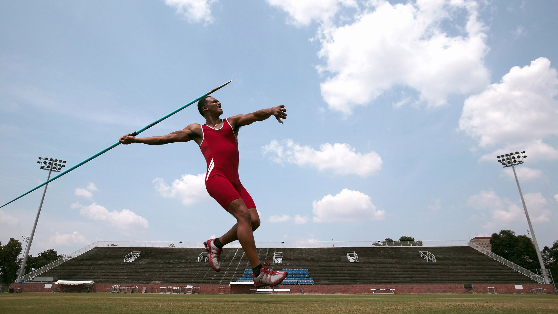 苏炳添参加跨栏赛表现不俗,苏炳添参加的是哪个项目