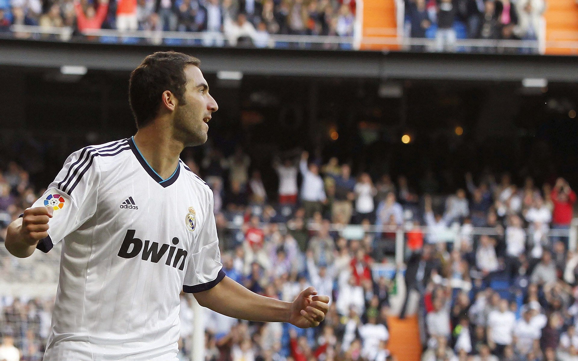 AYX官网-体育题材纪录片热播勾起观众对过往经典的回忆，体育相关纪录片